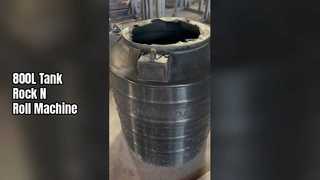 রোটোমোল্ডিং মেশিন 800L জলের ট্যাঙ্ক তৈরি করে